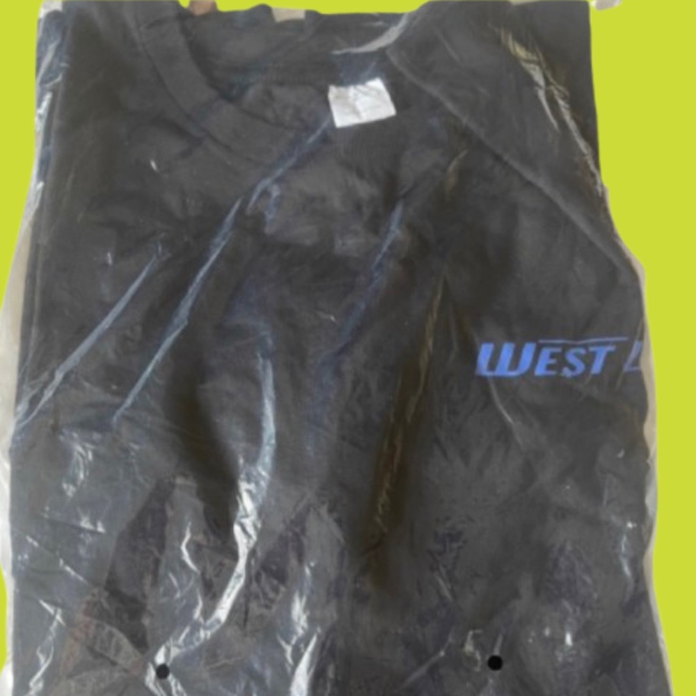 Bnwt Mens tee XL